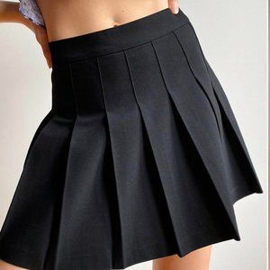 Aritizia Sunday Best Pleated Mini Skirt